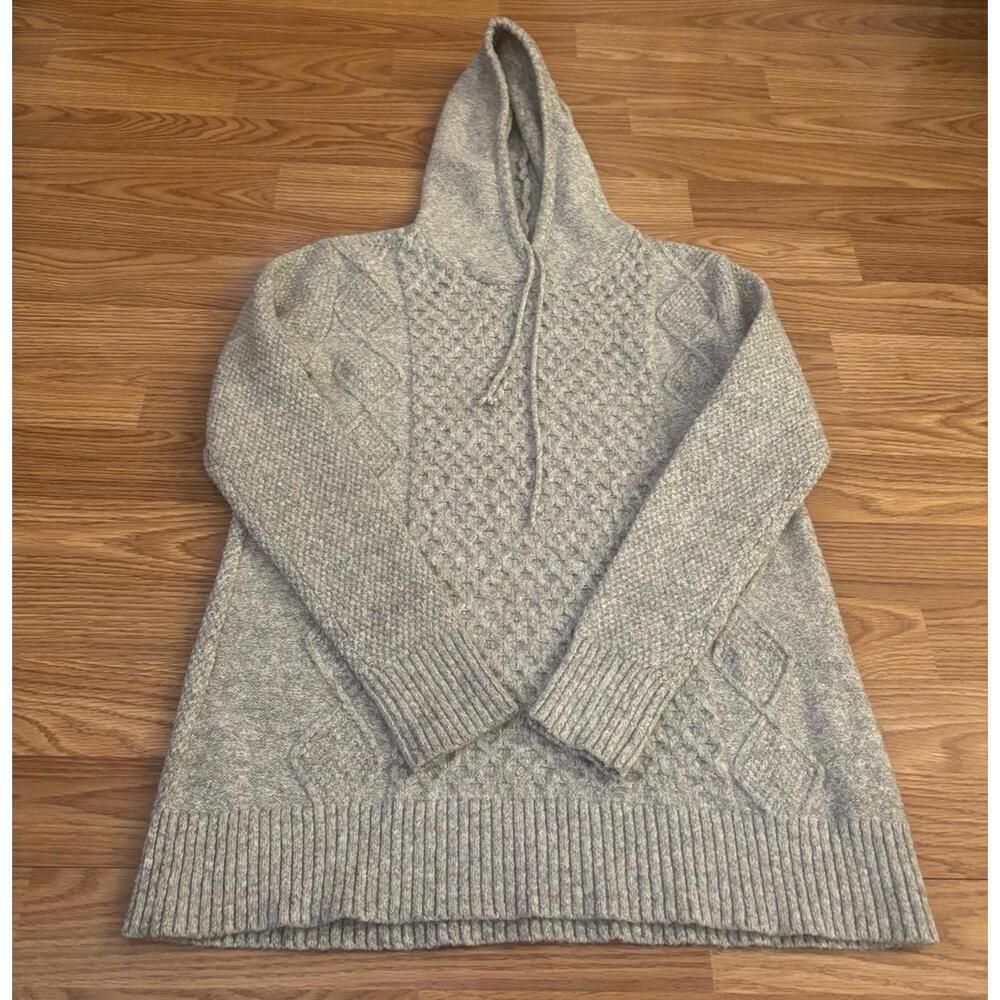 American Eagle Sweater Size Small